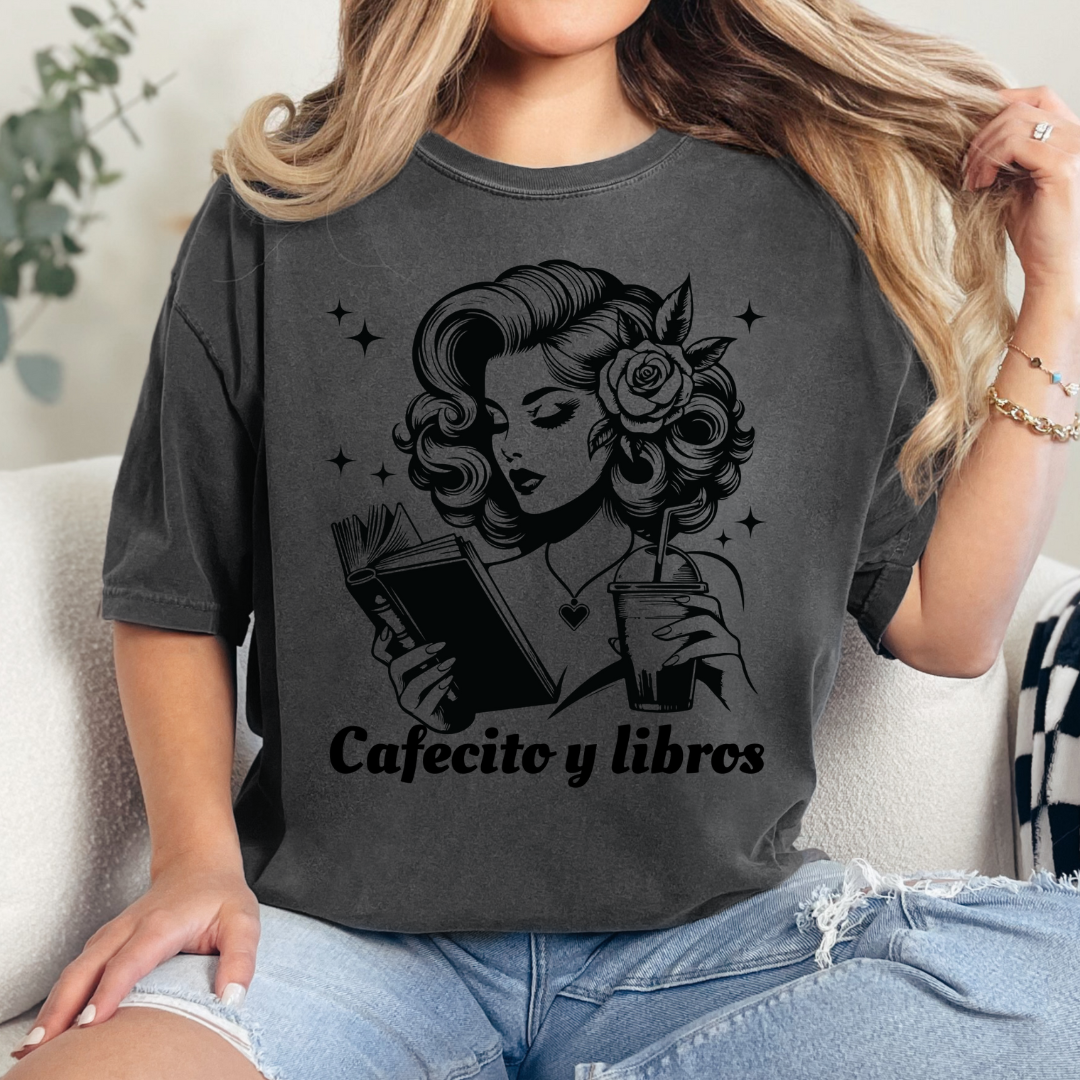 Cafecito y Libros T-Shirt