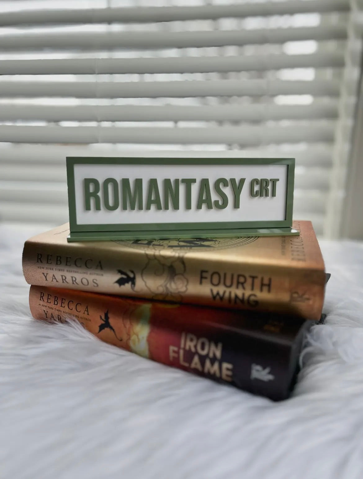 Romantasy Crt Bookshelf Sign